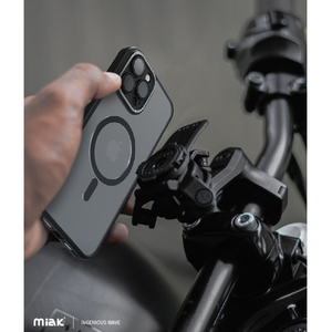 miak iPhone 13用レンズガード一体型MagSafe対応クリアケース ブラック MA52138I13-イメージ15